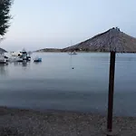 Leros Blefouti بيت للعطل *