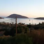 بيت للعطل Leros Blefouti Parthénion