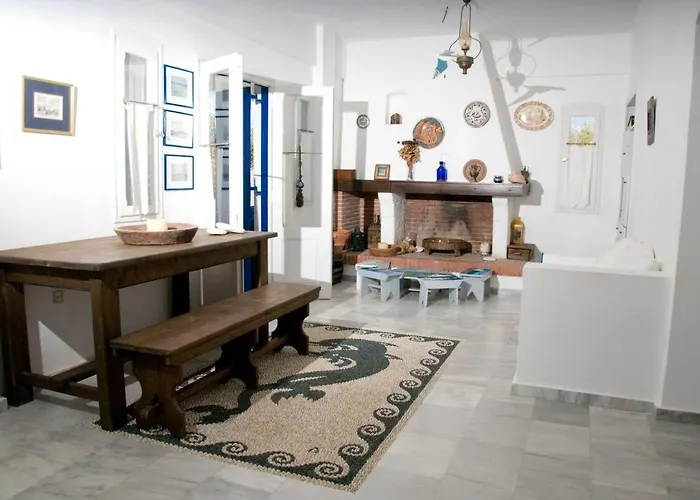 Leros Blefouti بيت للعطل *